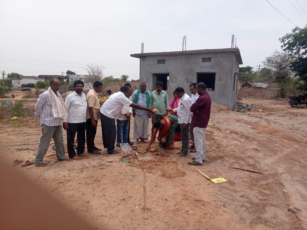 జైసేవలాల్ ఊరి తండా (నిమ్మపల్లి) నూతన గ్రామ పంచాయతీ భవన నిర్మాణానికి భూమి పూజా కార్యక్రమం*